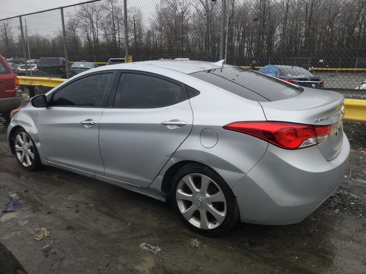 2013 HYUNDAI ELANTRA GL - Image 2
