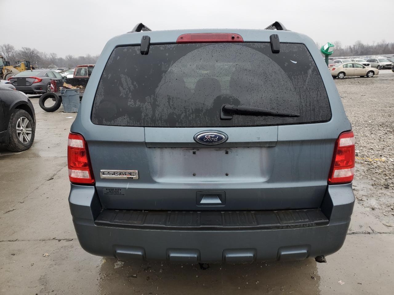 2010 FORD ESCAPE XLT - Image 6