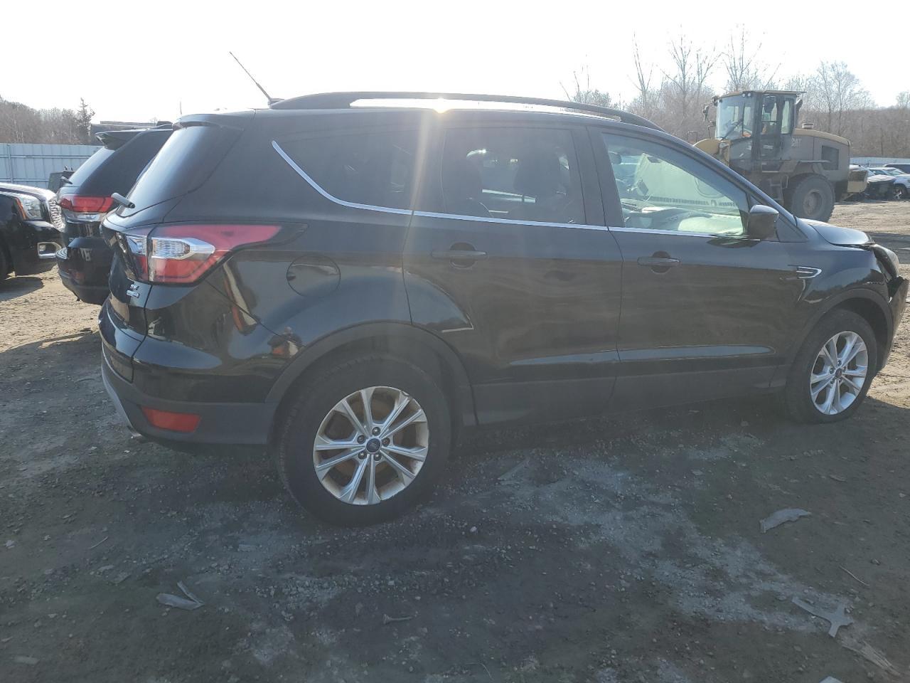2017 FORD ESCAPE SE - Фото 3
