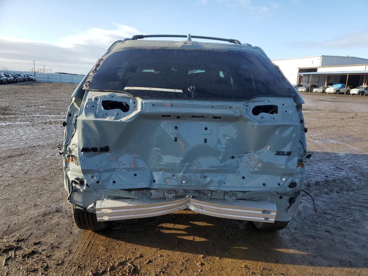 2022 TOYOTA RAV4 XLE P - Image 6