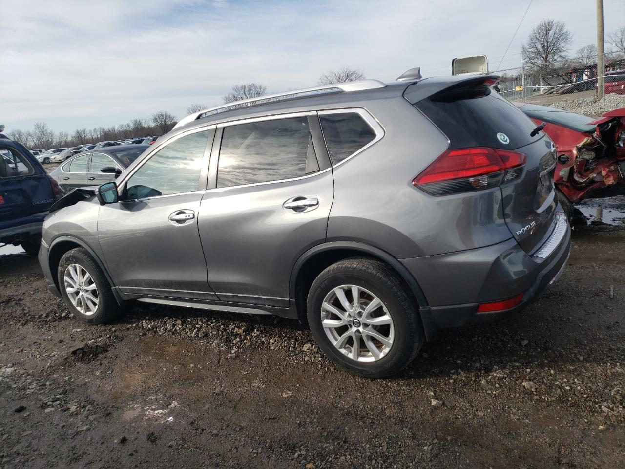 2017 NISSAN ROGUE SV - Фото 2