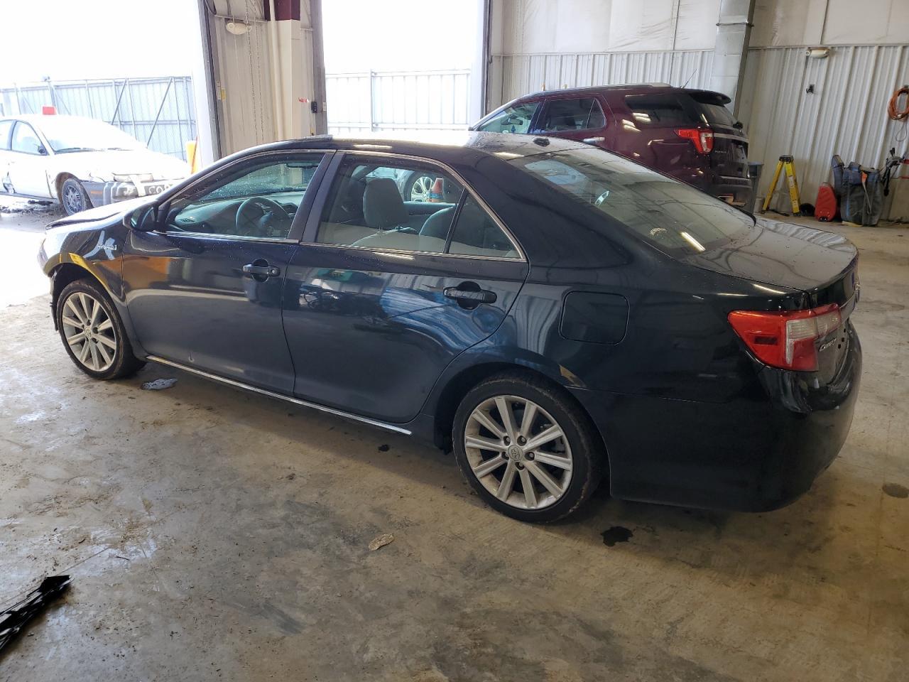 2012 TOYOTA CAMRY HYBR - Image 2
