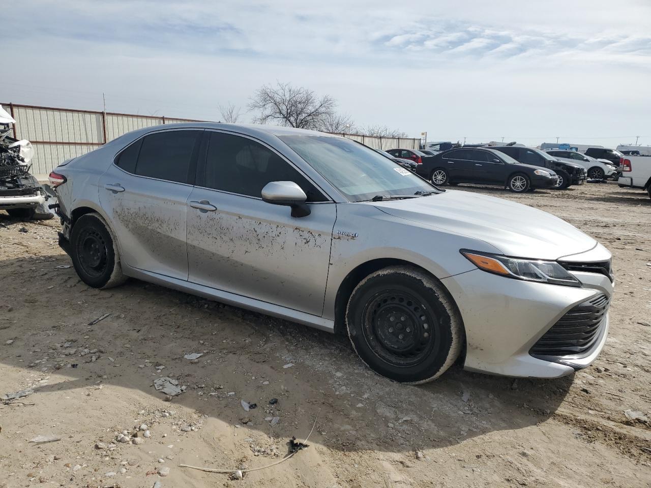 2018 TOYOTA CAMRY LE - Image 4