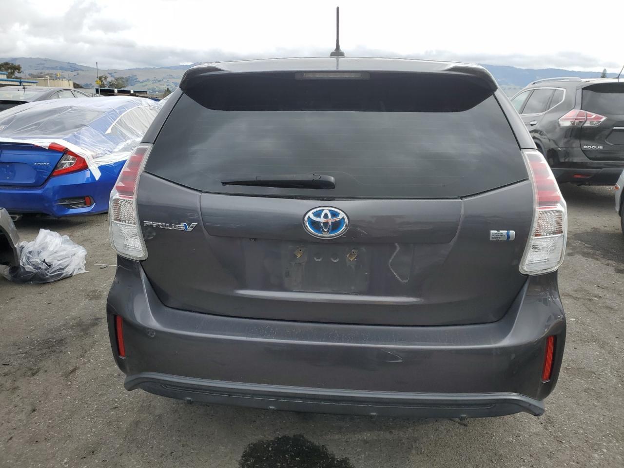 2015 TOYOTA PRIUS V - Фото 6