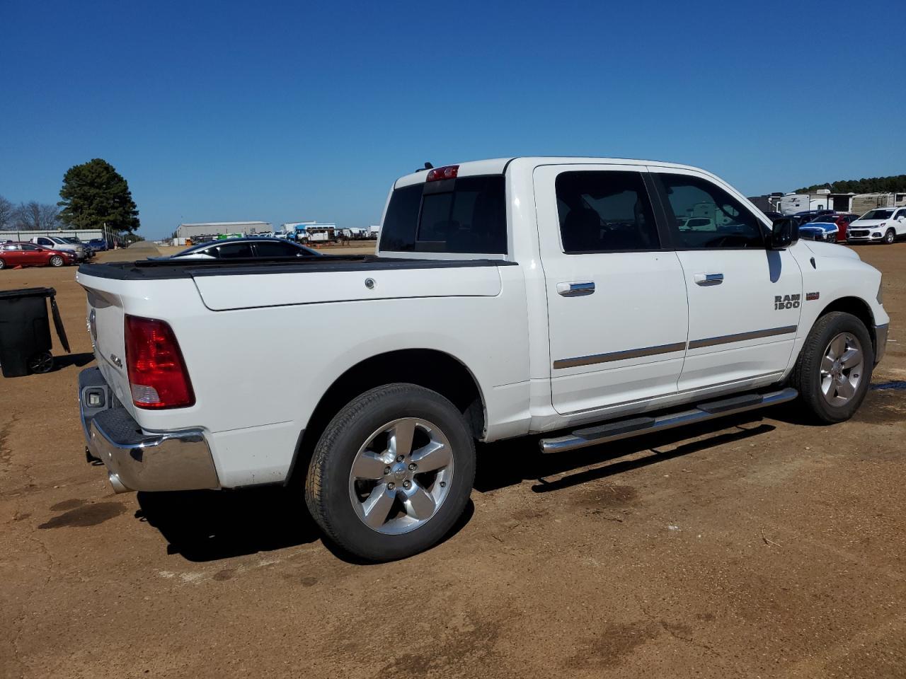2017 RAM 1500 SLT - Image 3