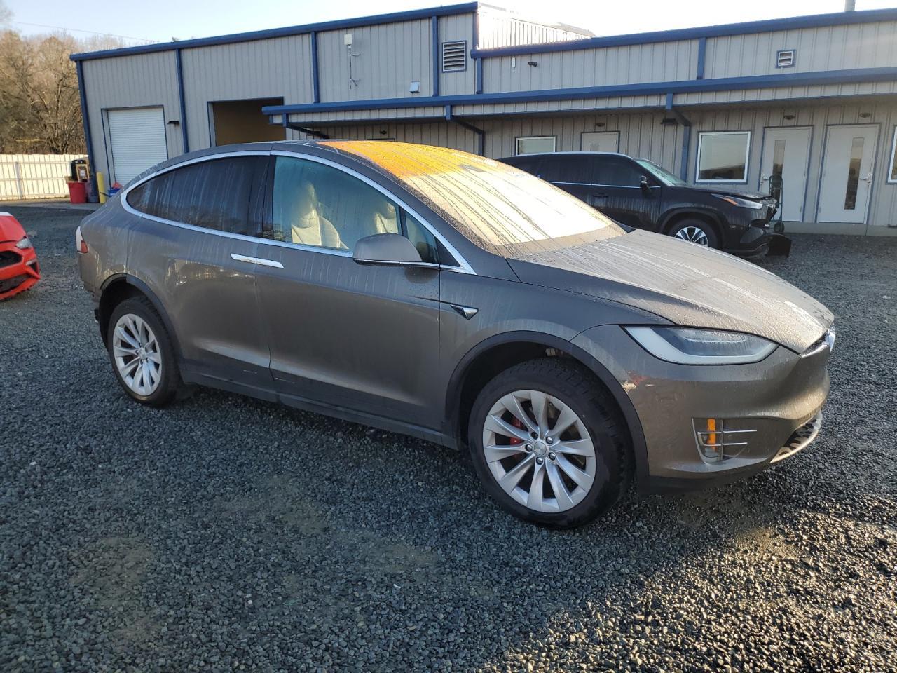 2016 TESLA MODEL X - Image 4