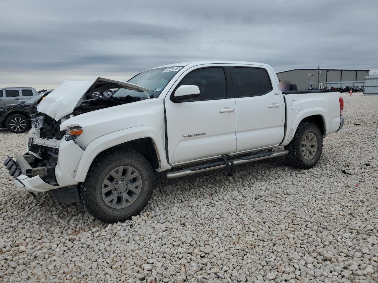 2017 TOYOTA TACOMA DOU