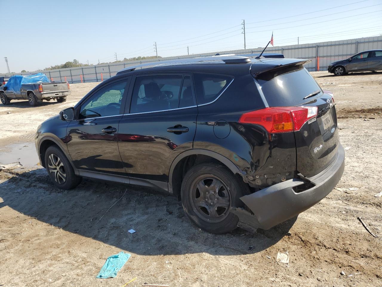 2015 TOYOTA RAV4 LE - Фото 2