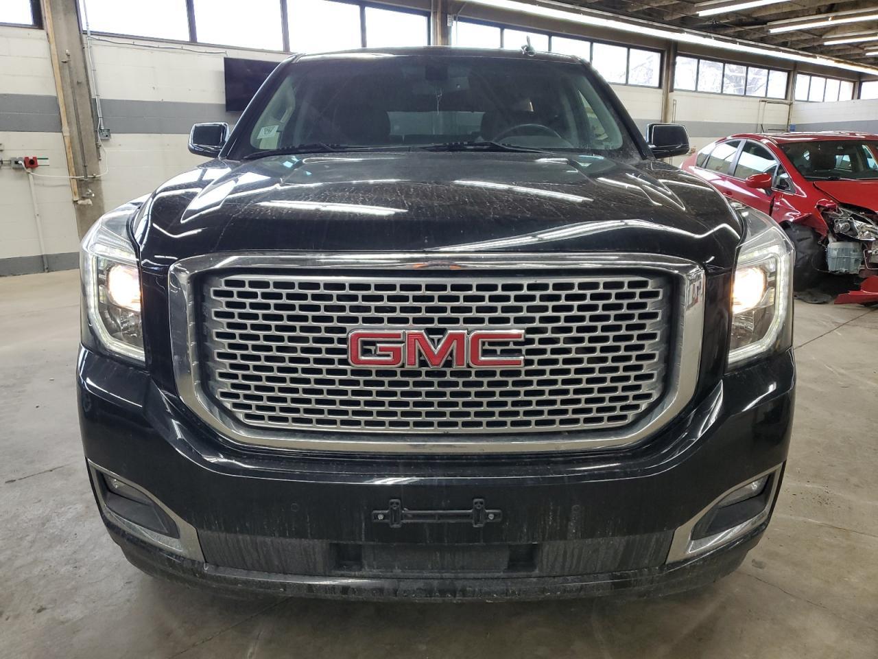 2016 GMC YUKON SLE - Фото 5