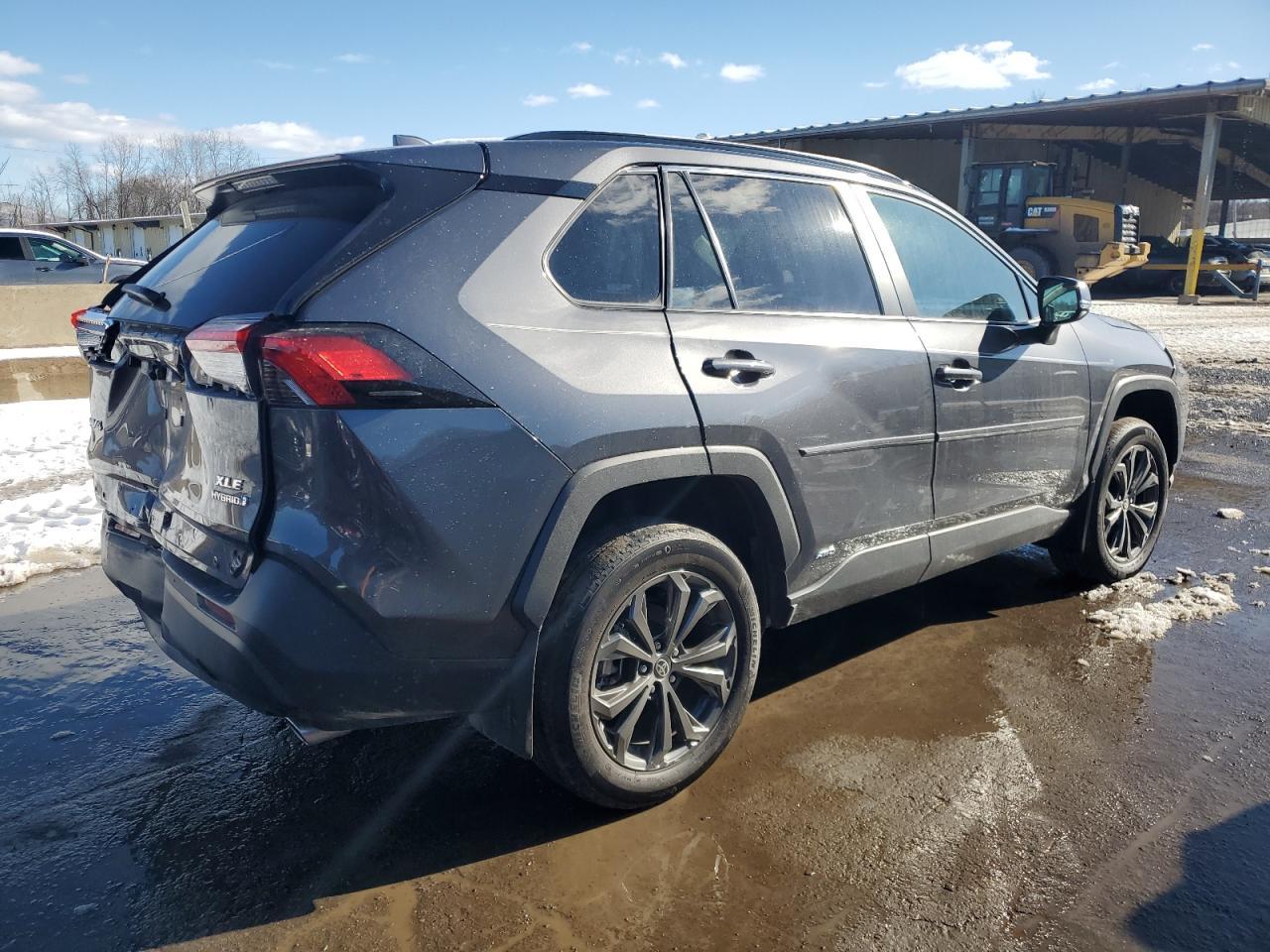 2024 TOYOTA RAV4 XLE P - Image 3