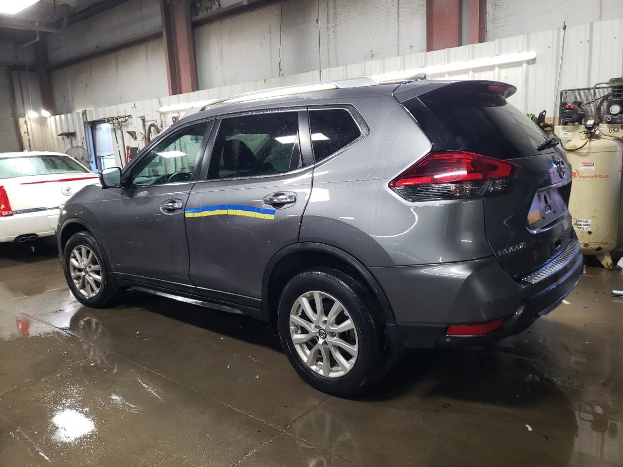 2017 NISSAN ROGUE SV - Image 2