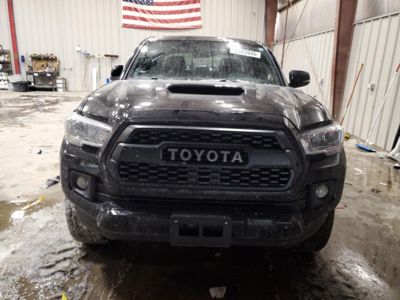 2017 TOYOTA TACOMA DOU - Фото 5