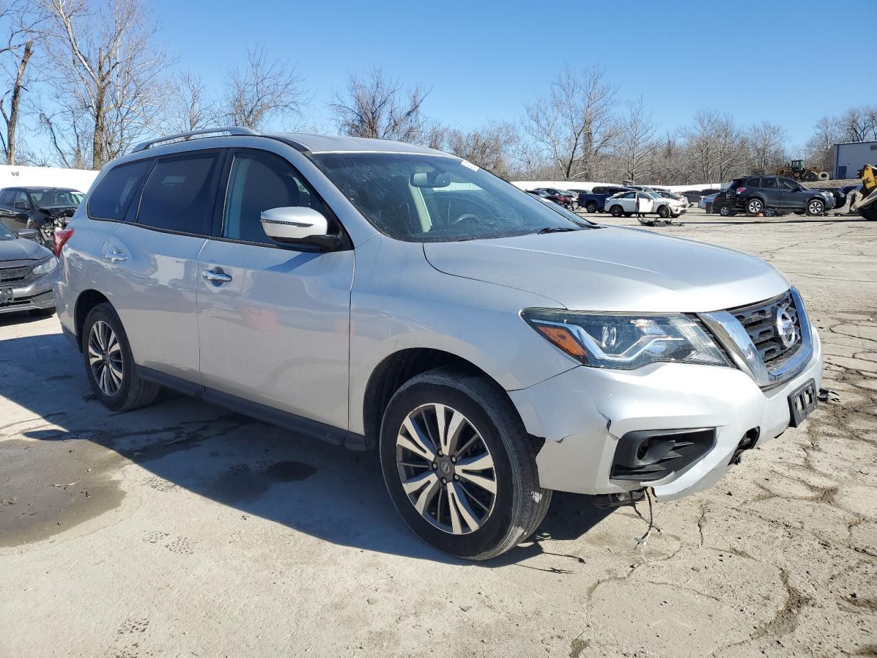 2017 NISSAN PATHFINDER - Фото 4