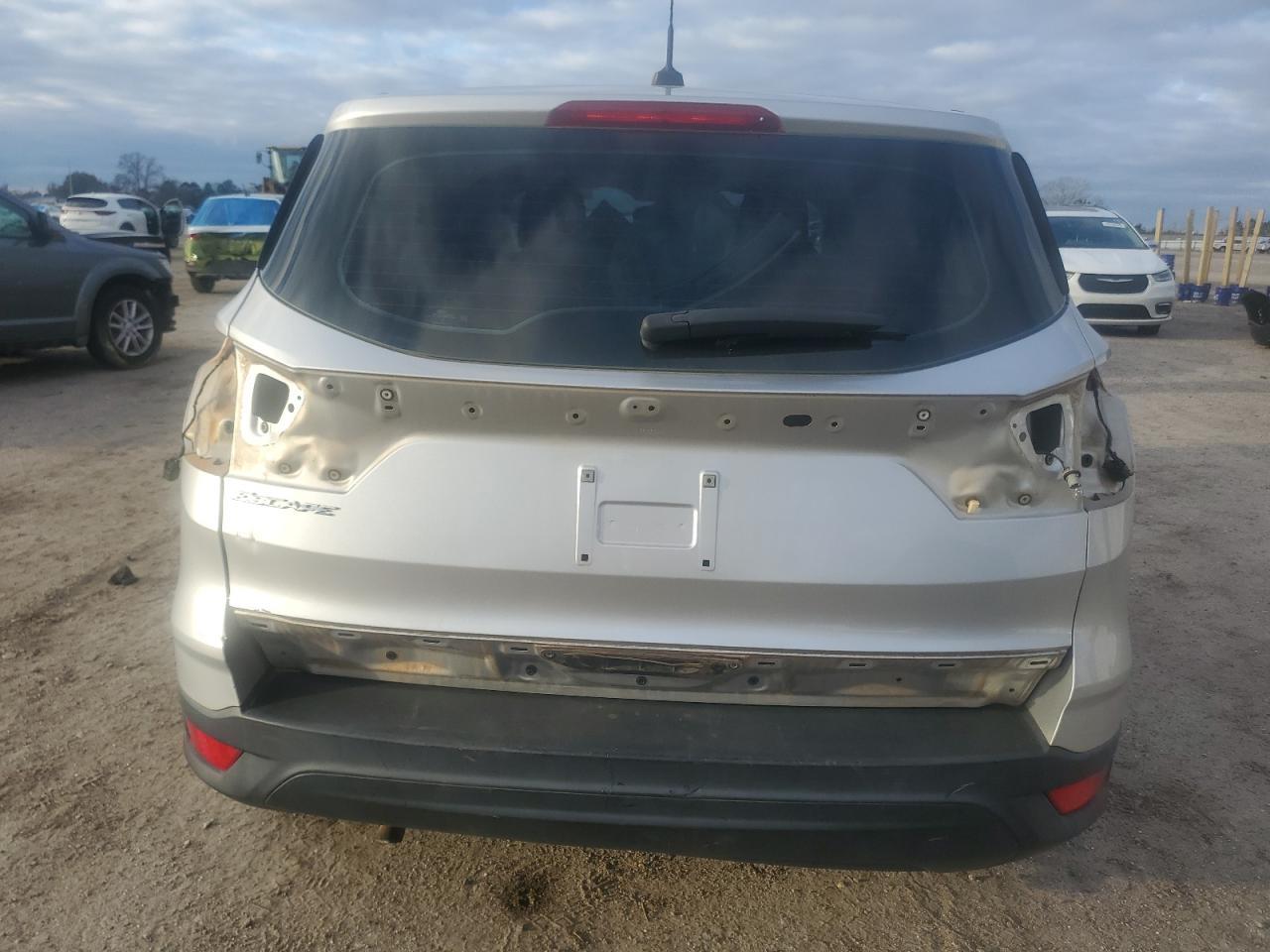 2017 FORD ESCAPE S - Image 6