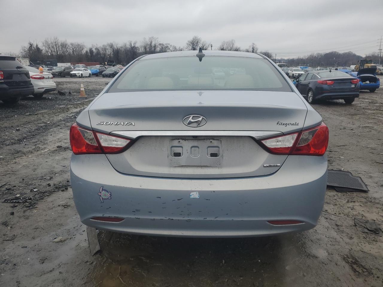 2011 HYUNDAI SONATA SE - Image 6