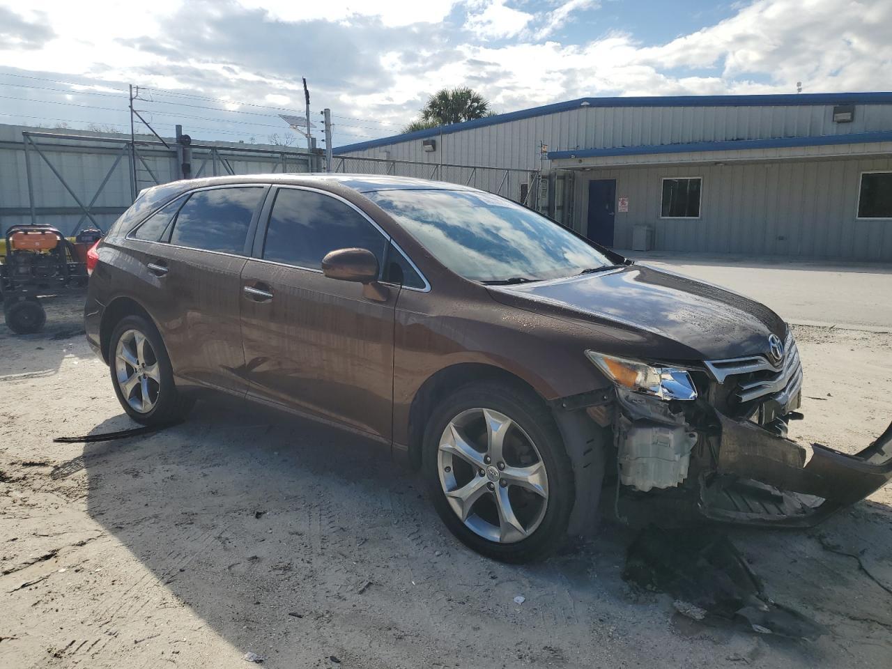 2011 TOYOTA VENZA - Фото 4