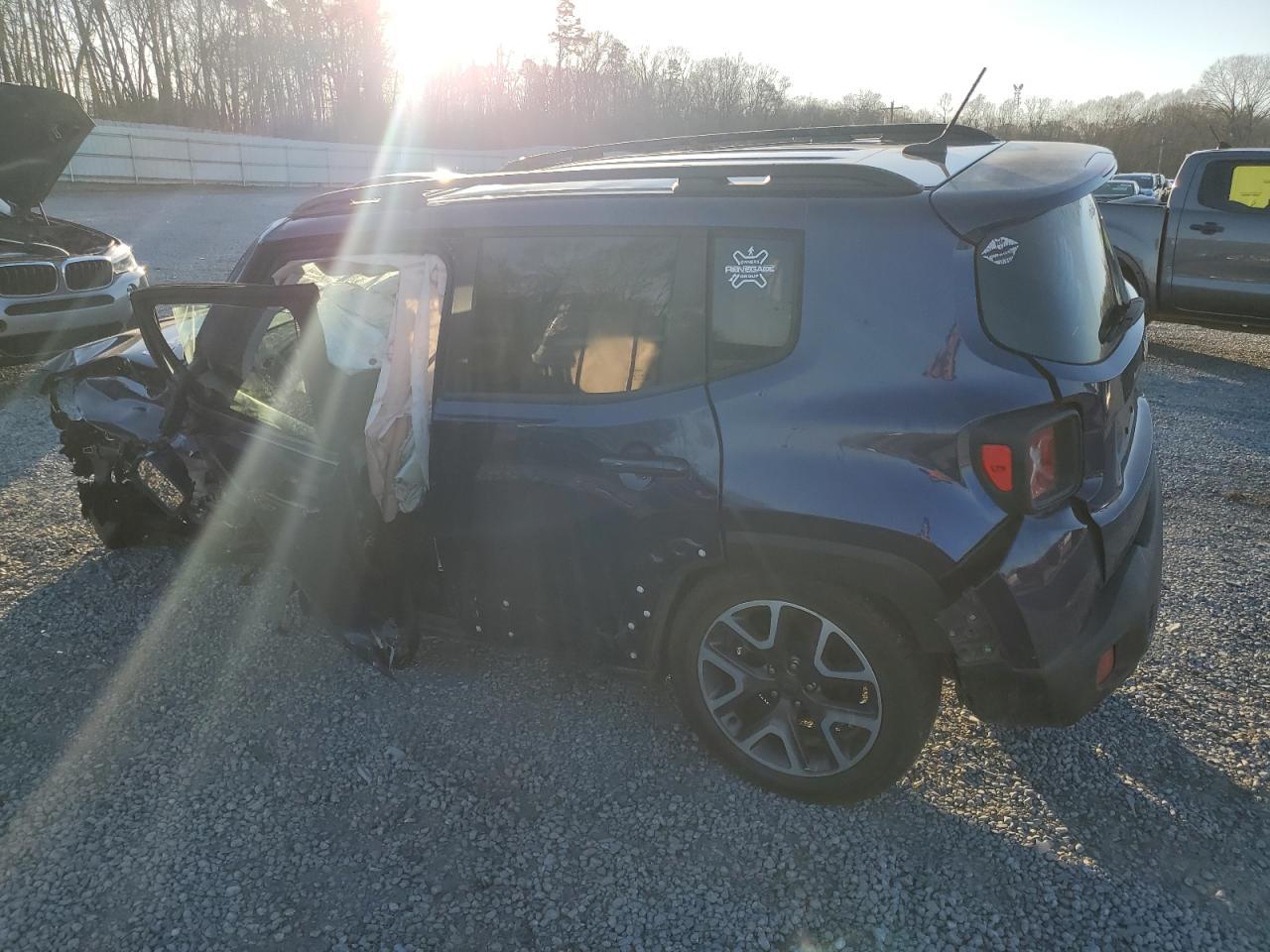 2017 JEEP RENEGADE L - Image 2