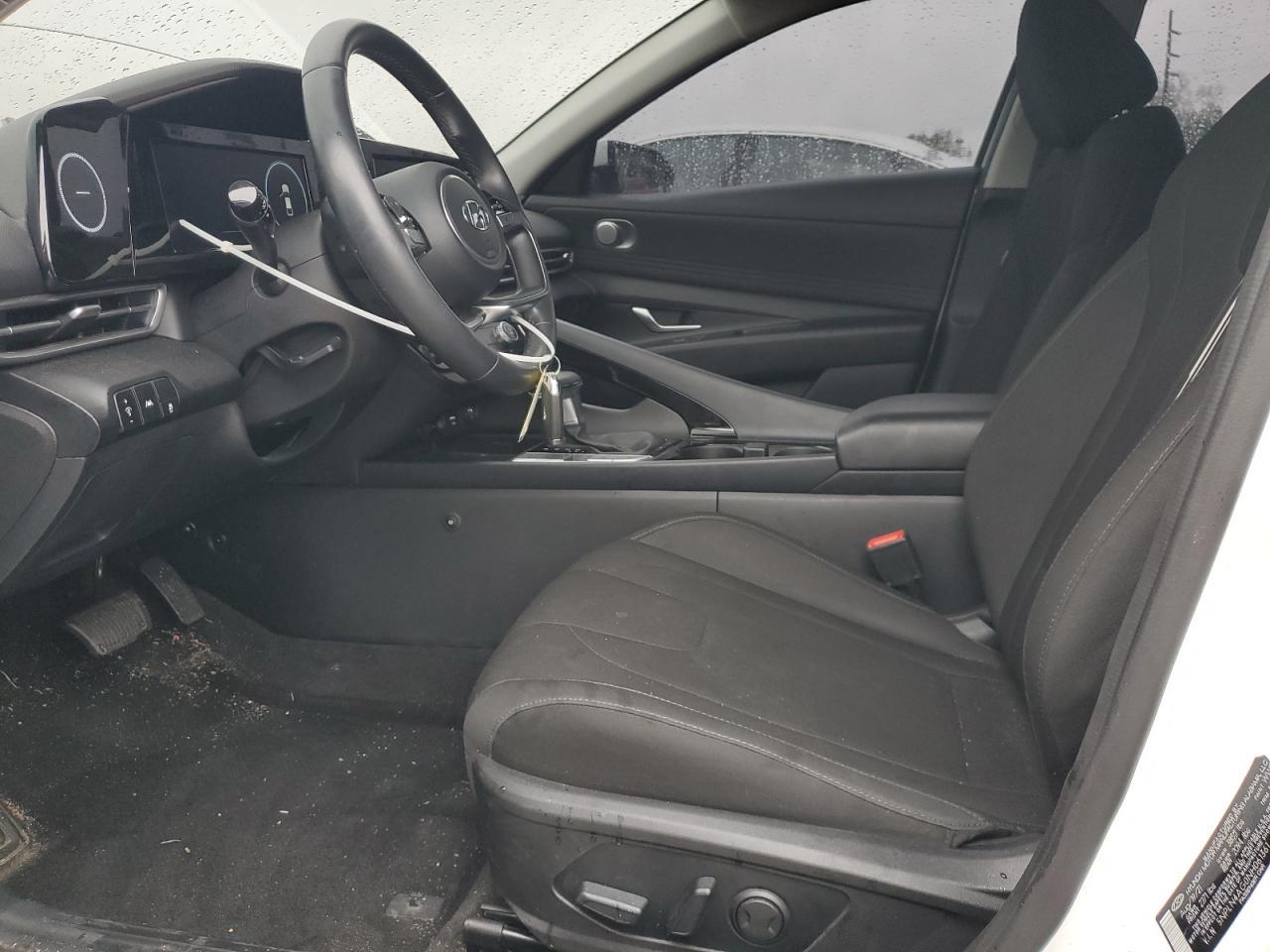 2022 HYUNDAI ELANTRA SE - Фото 7