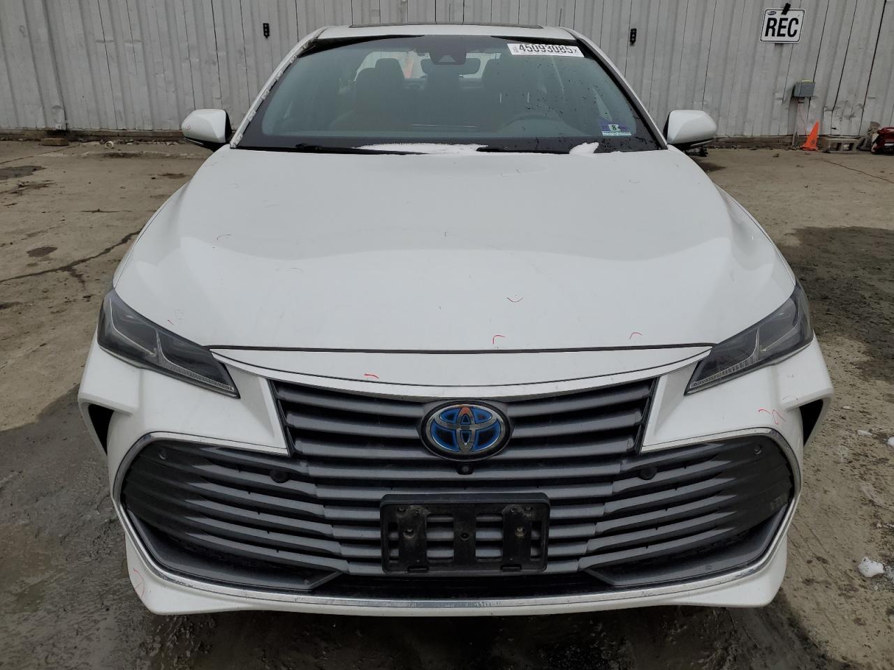 2019 TOYOTA AVALON XLE - Image 5