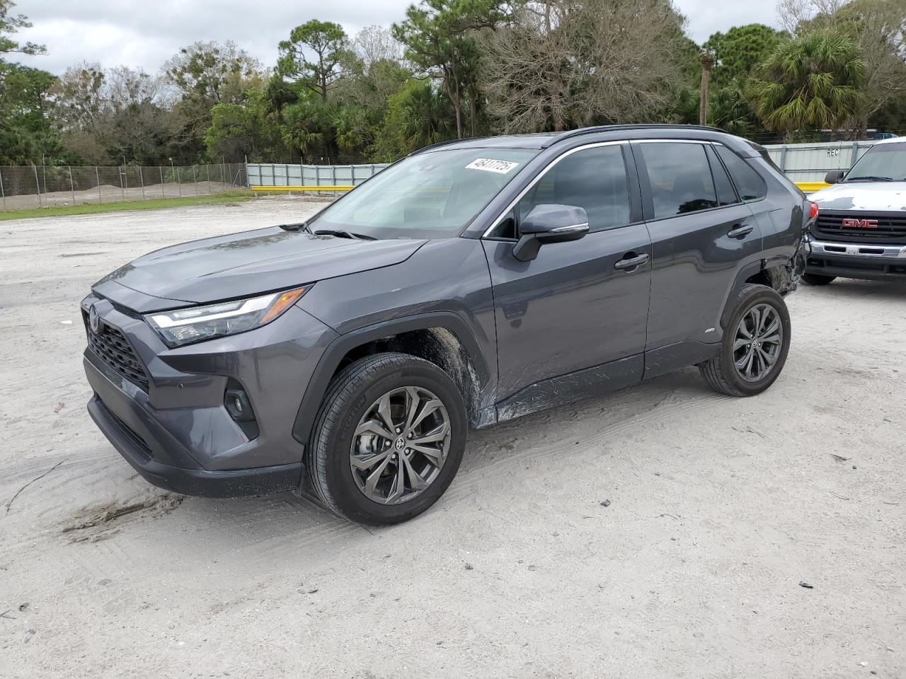 2024 TOYOTA RAV4 XLE P
