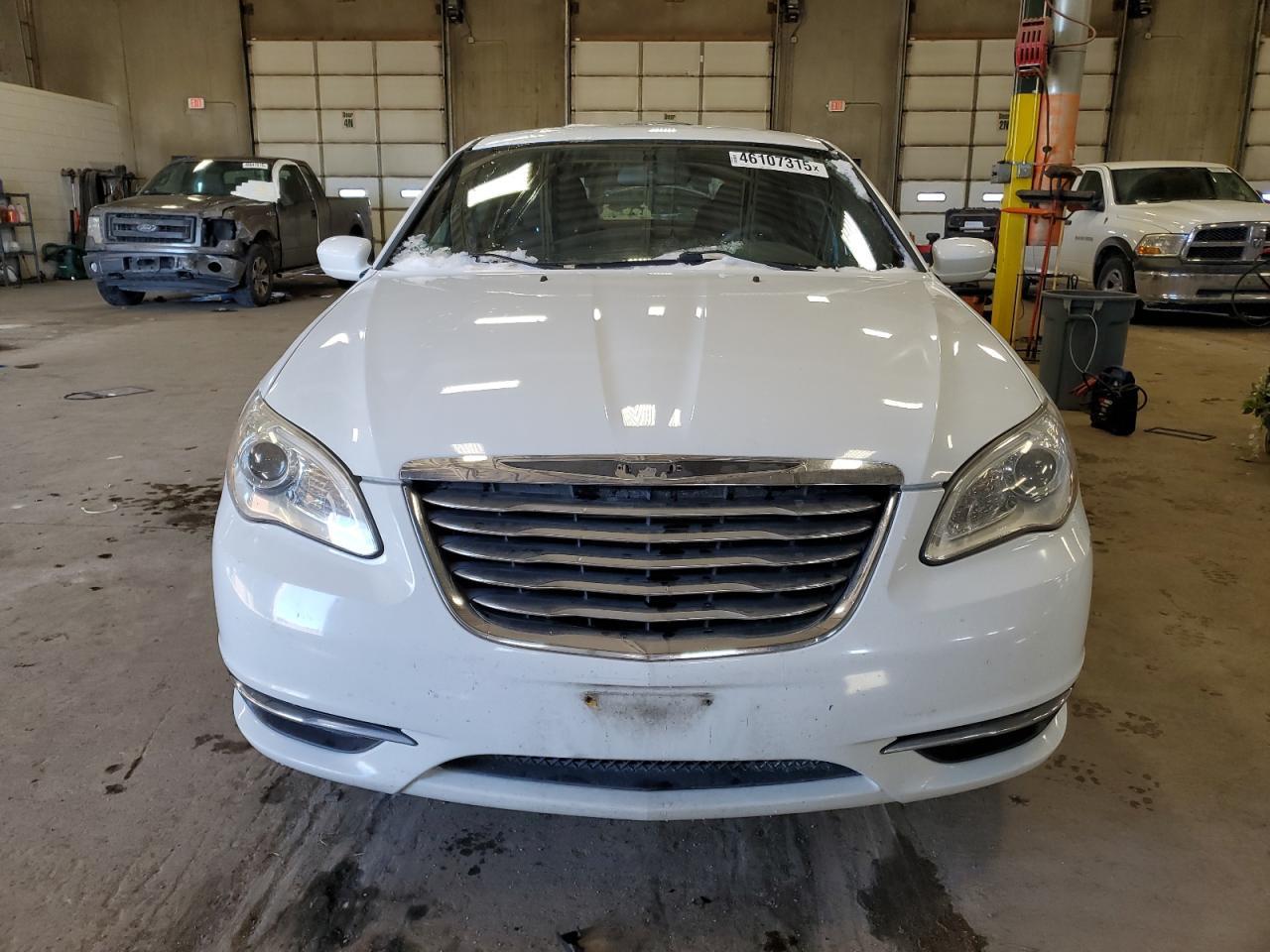 2013 CHRYSLER 200 LX - Фото 5