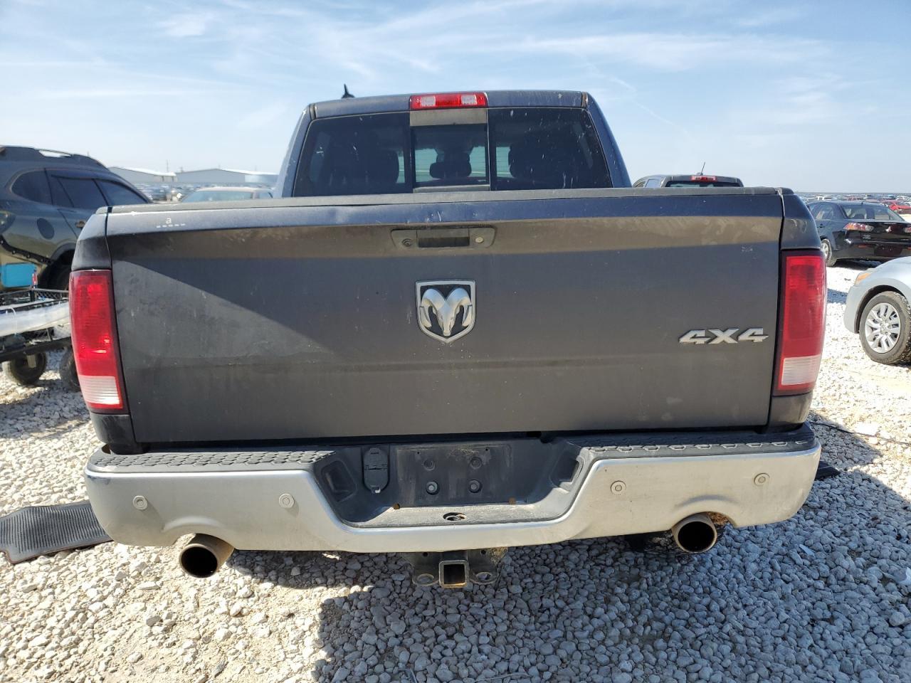 2017 RAM 1500 SLT - Image 6
