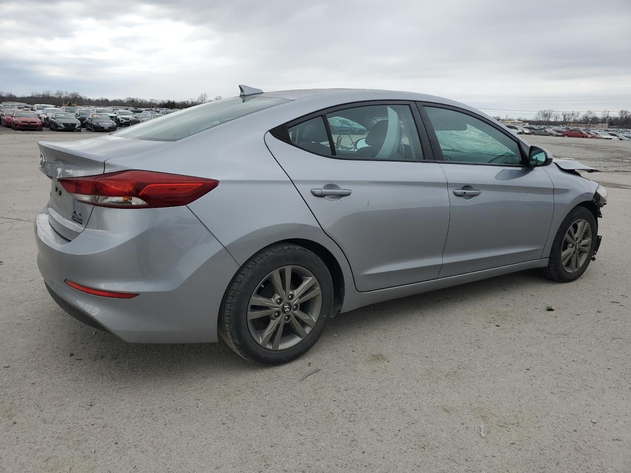 2017 HYUNDAI ELANTRA SE - Фото 3
