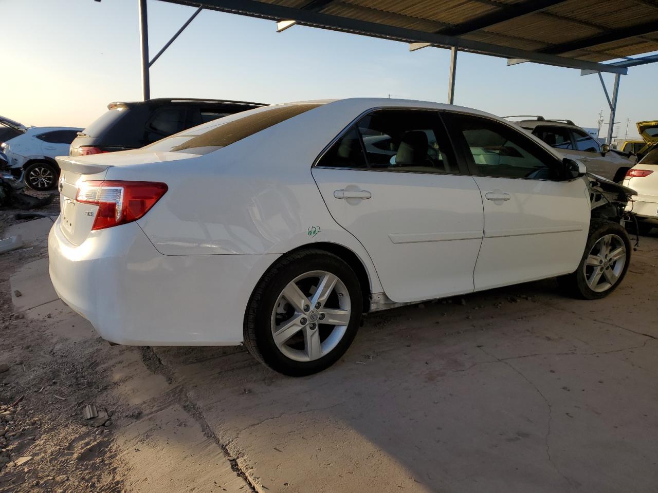 2013 TOYOTA CAMRY L - Фото 3