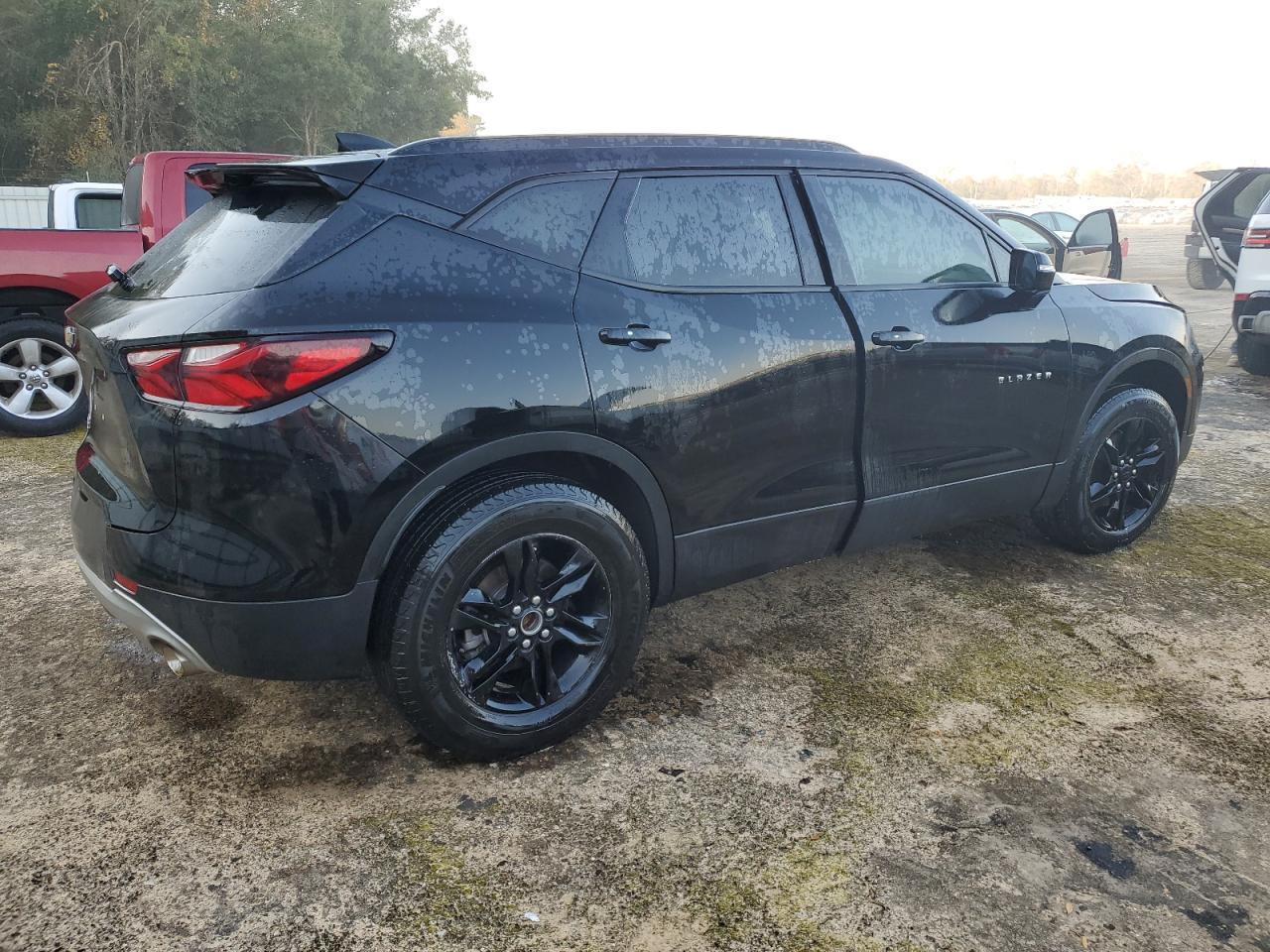 2021 CHEVROLET BLAZER 2LT - Image 3