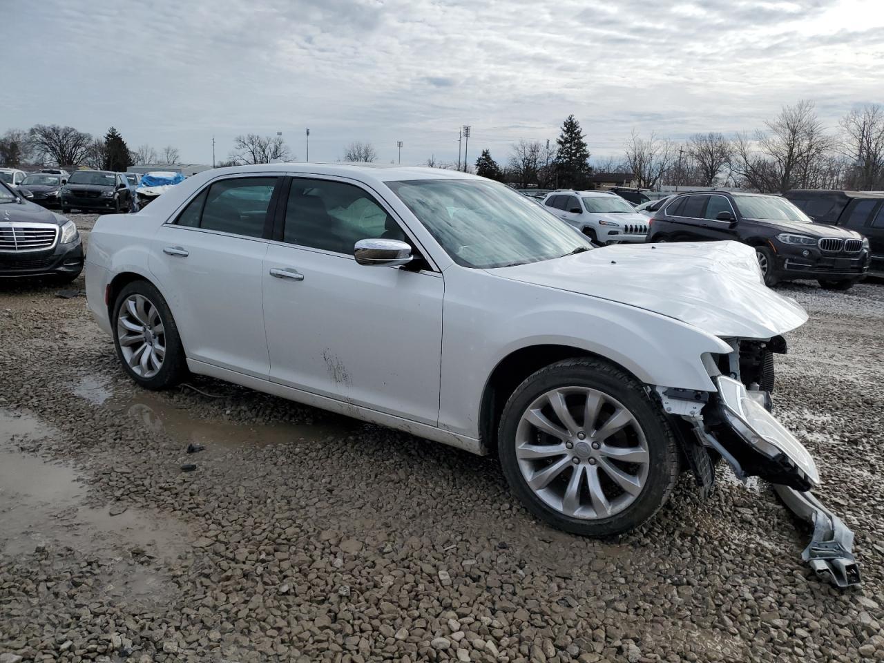 2015 CHRYSLER 300C - Image 4