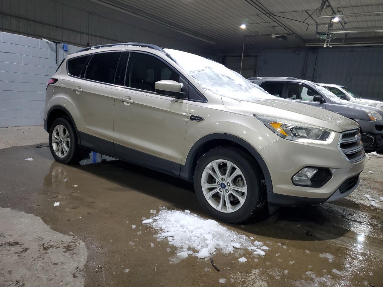 2017 FORD ESCAPE SE - Фото 4