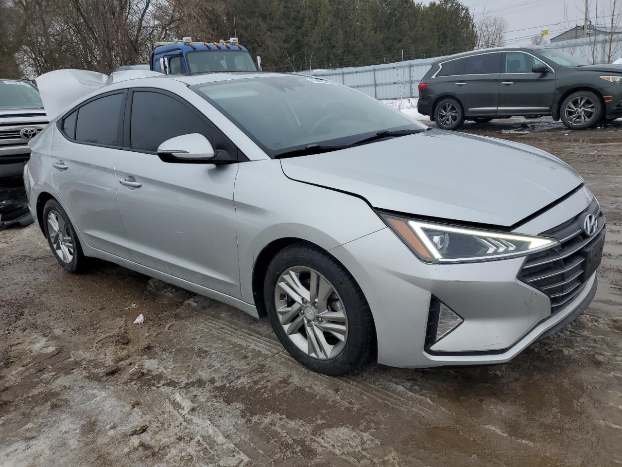 2019 HYUNDAI ELANTRA SE - Фото 4