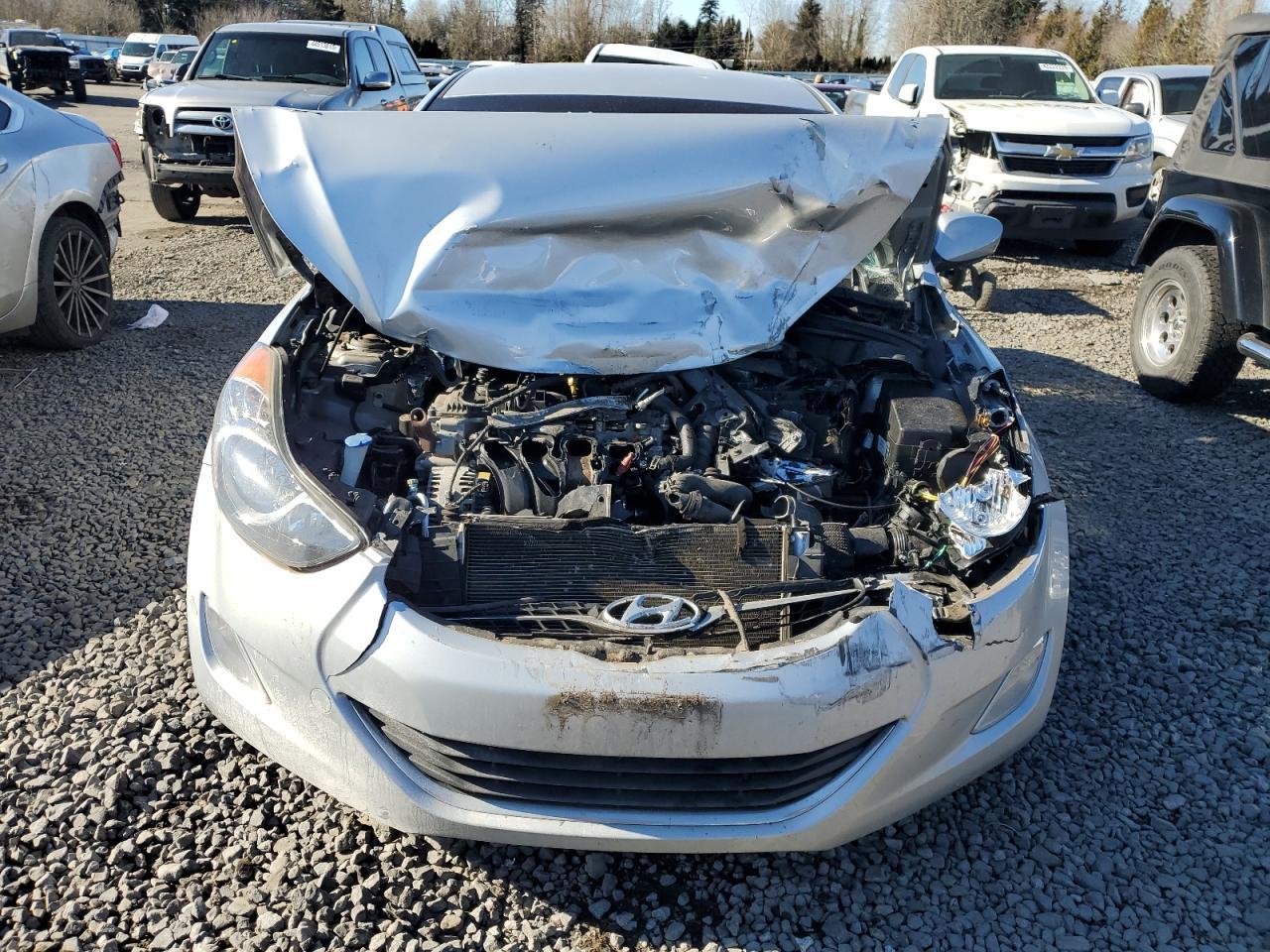 2013 HYUNDAI ELANTRA GL - Image 5