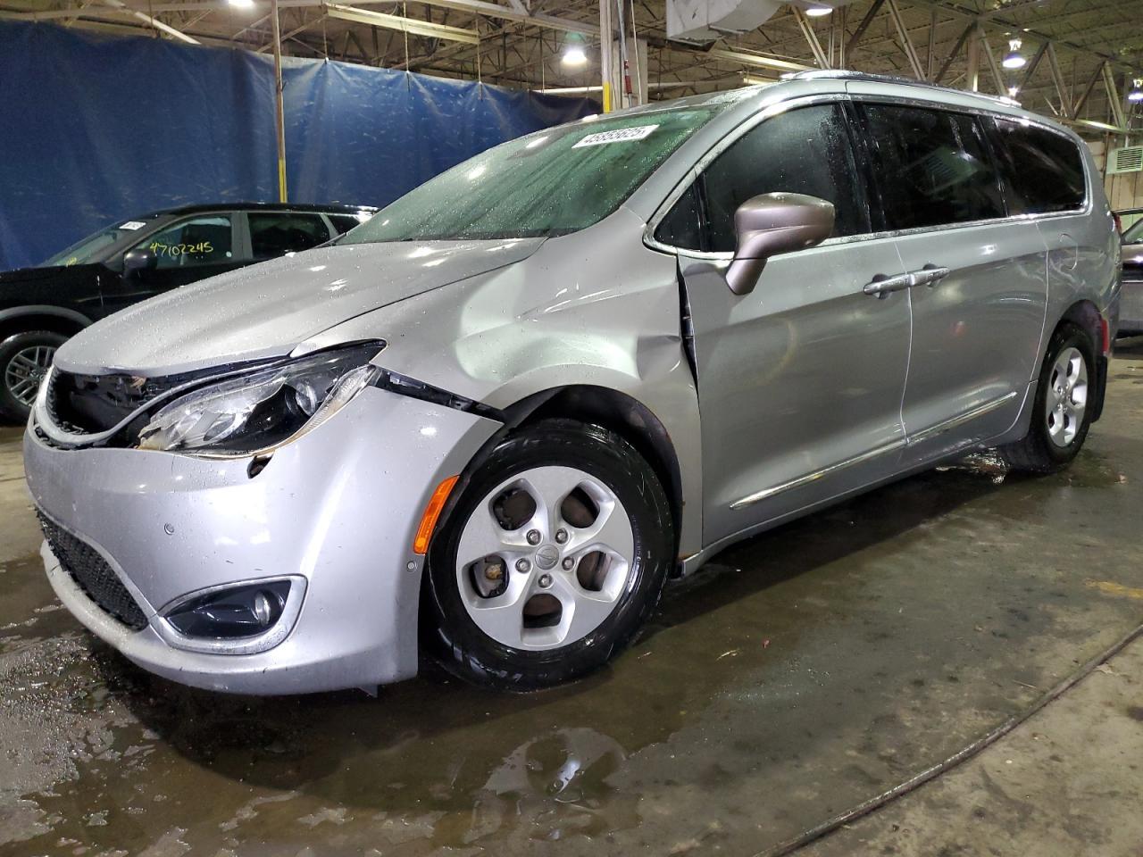 2017 CHRYSLER PACIFICA T