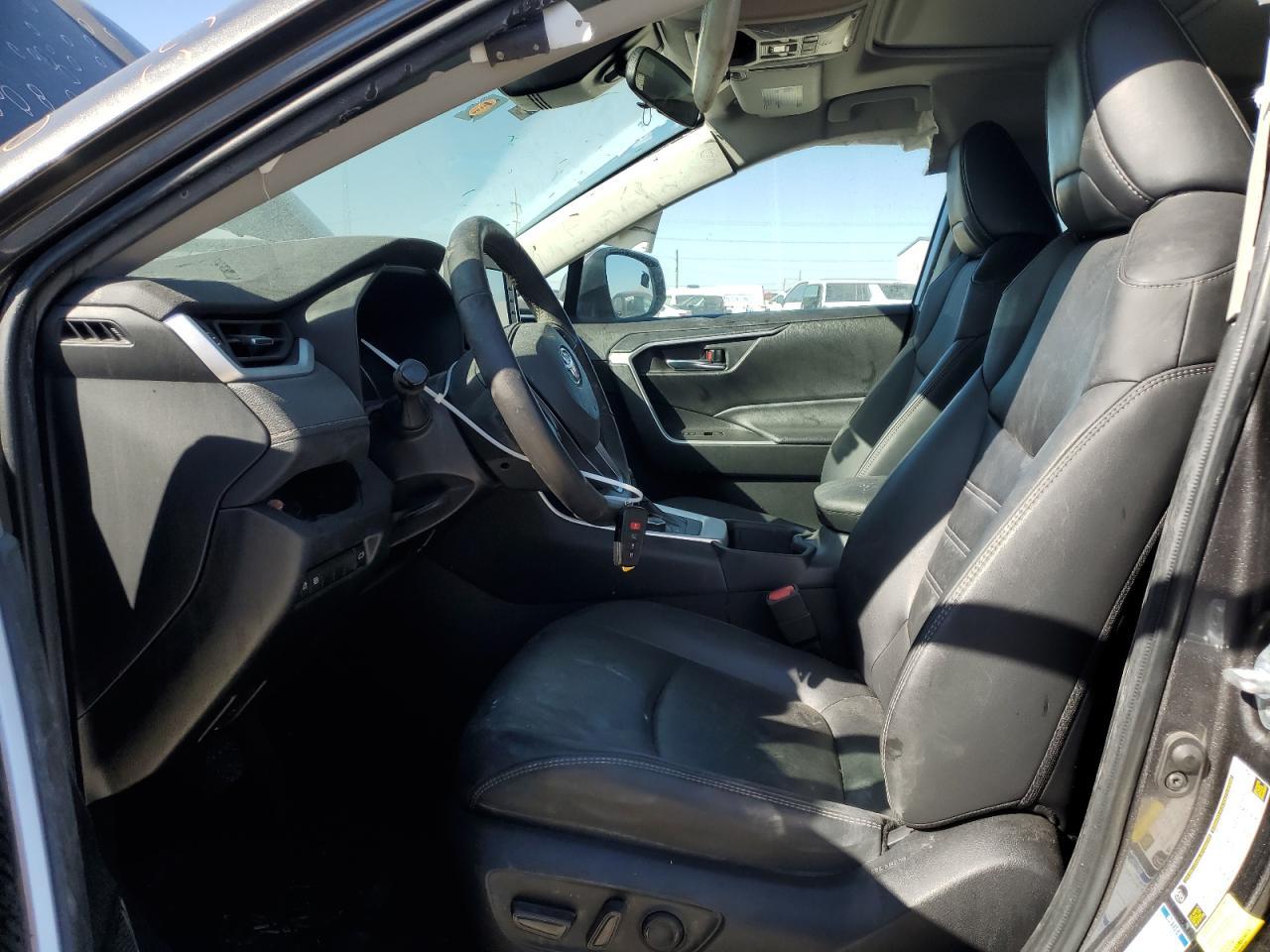 2022 TOYOTA RAV4 XLE P - Фото 7
