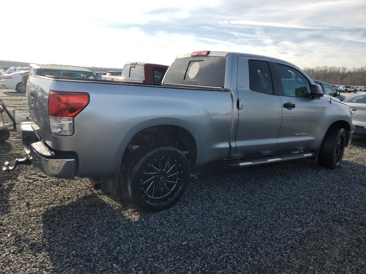 2011 TOYOTA TUNDRA DOU - Фото 3