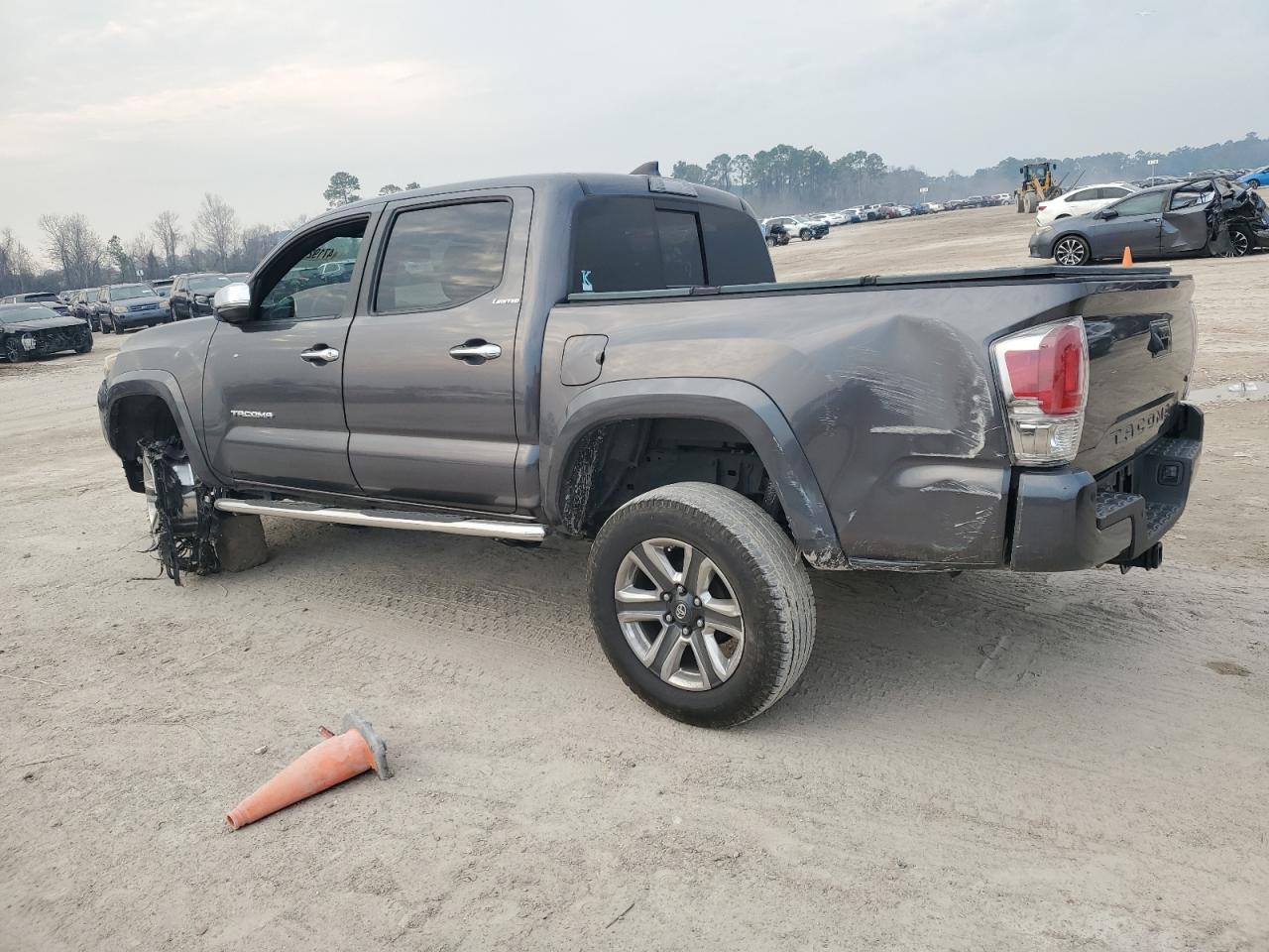 2017 TOYOTA TACOMA DOU - Фото 2