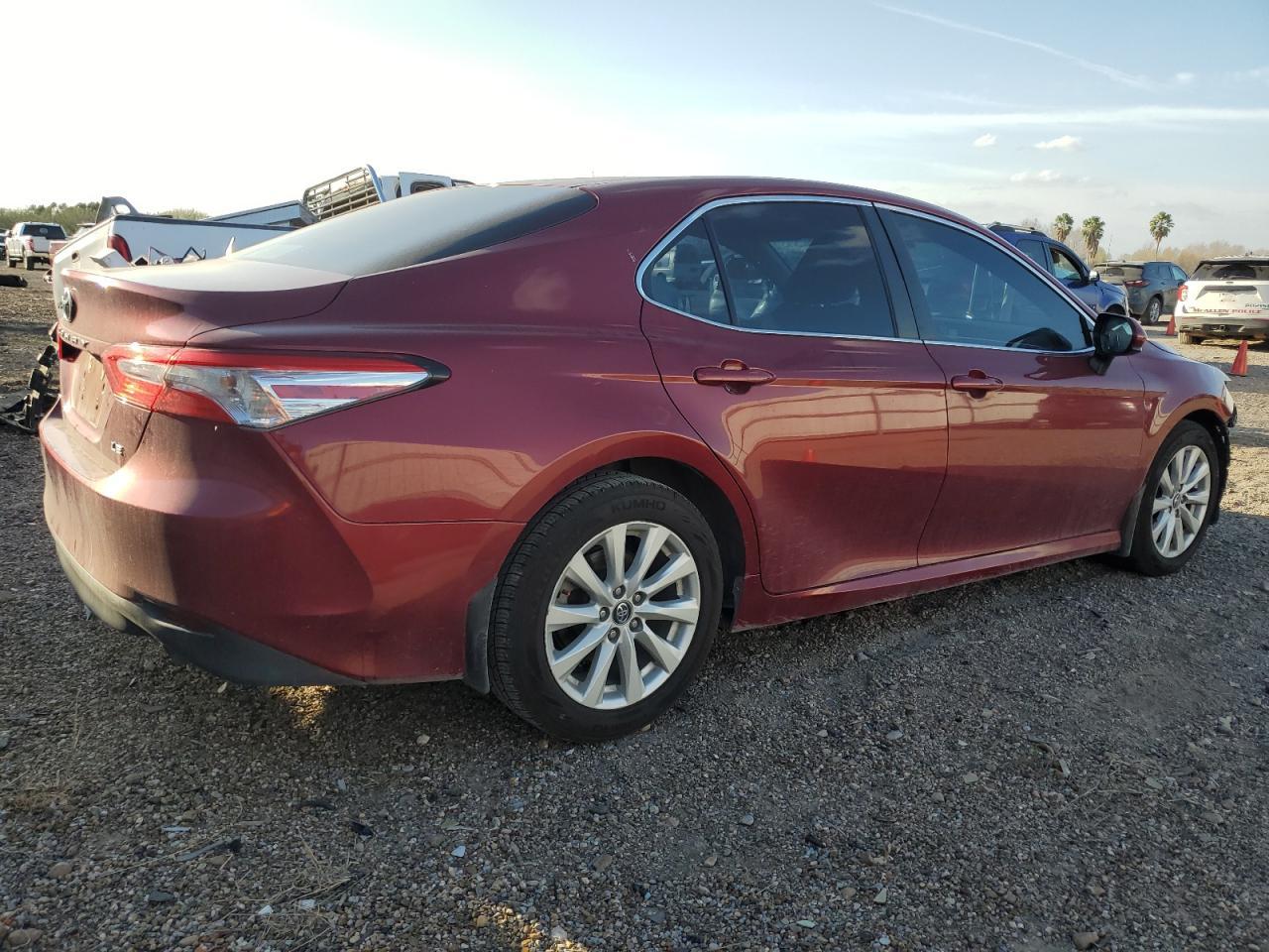 2018 TOYOTA CAMRY L - Фото 3