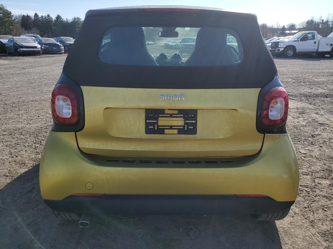2017 SMART FORTWO - Image 6