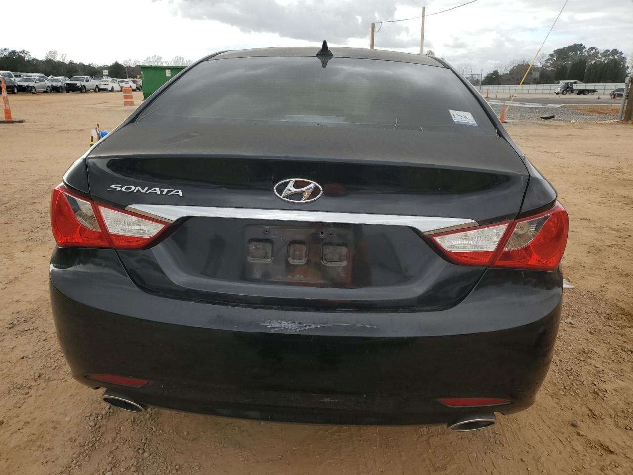 2011 HYUNDAI SONATA SE - Image 6
