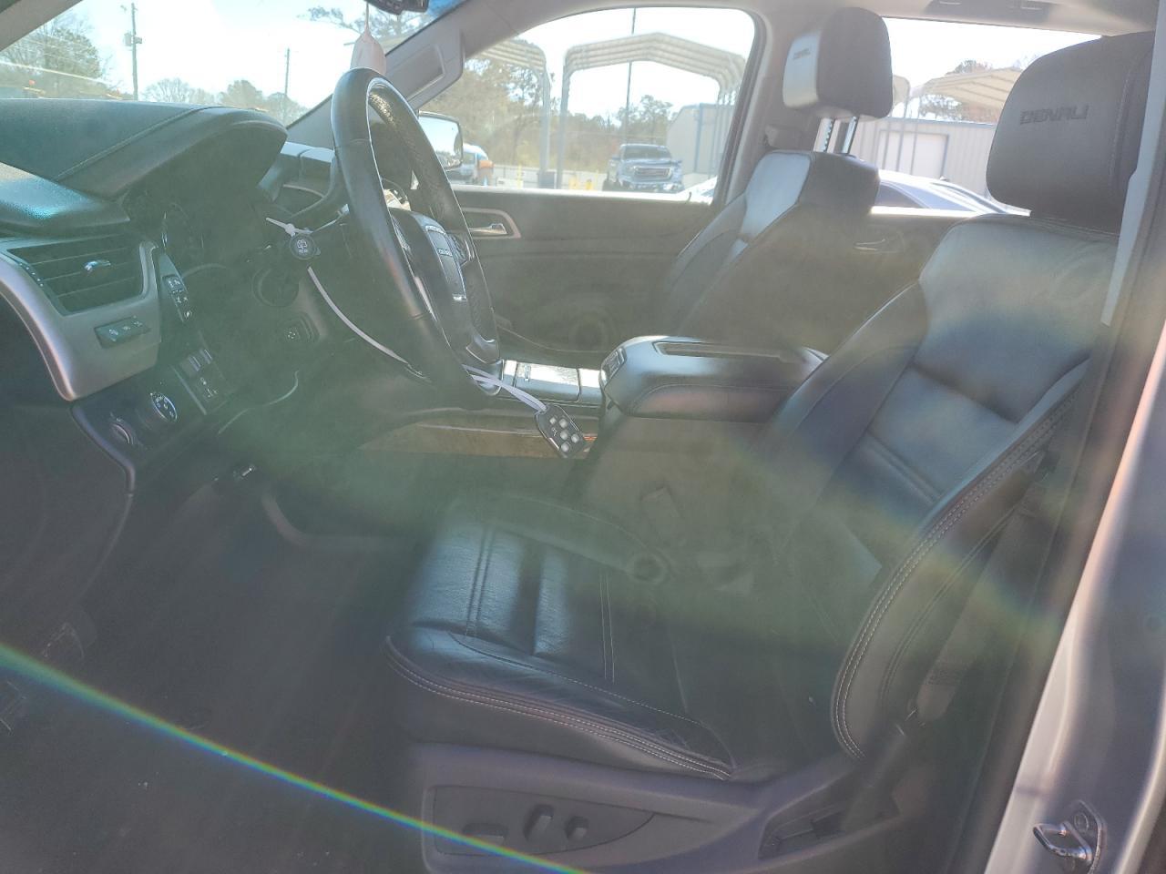 2017 GMC YUKON DENA - Фото 7
