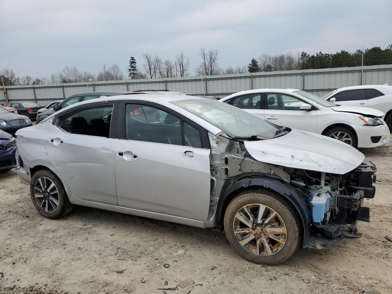 2021 NISSAN VERSA SV - Фото 4