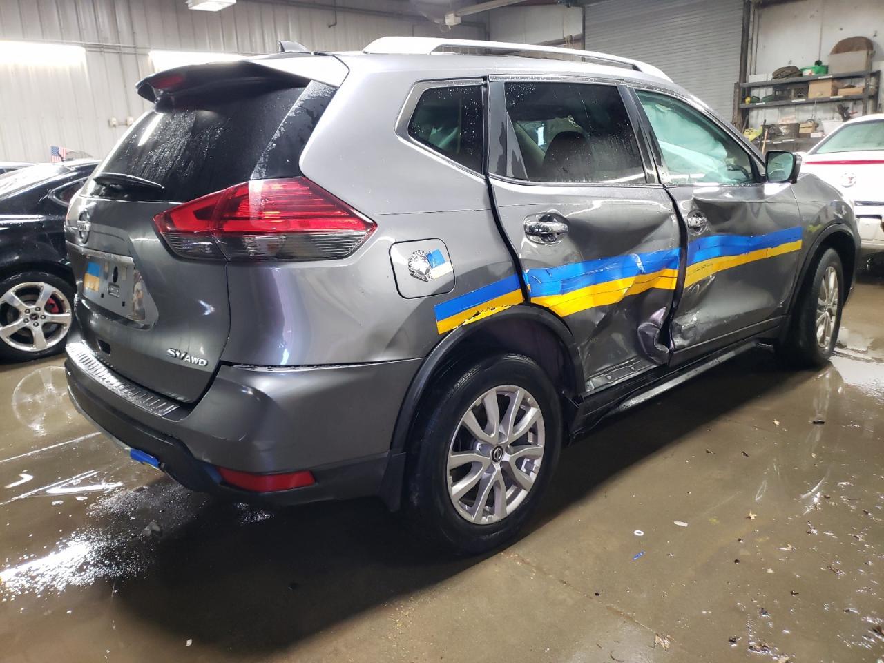 2017 NISSAN ROGUE SV - Image 3
