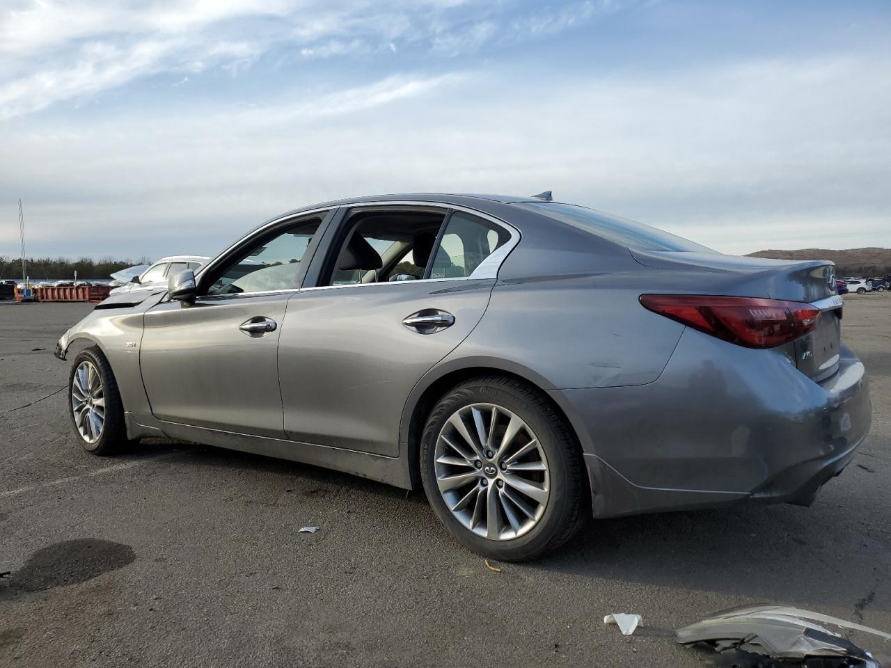 2018 INFINITI Q50 LUXE - Фото 2