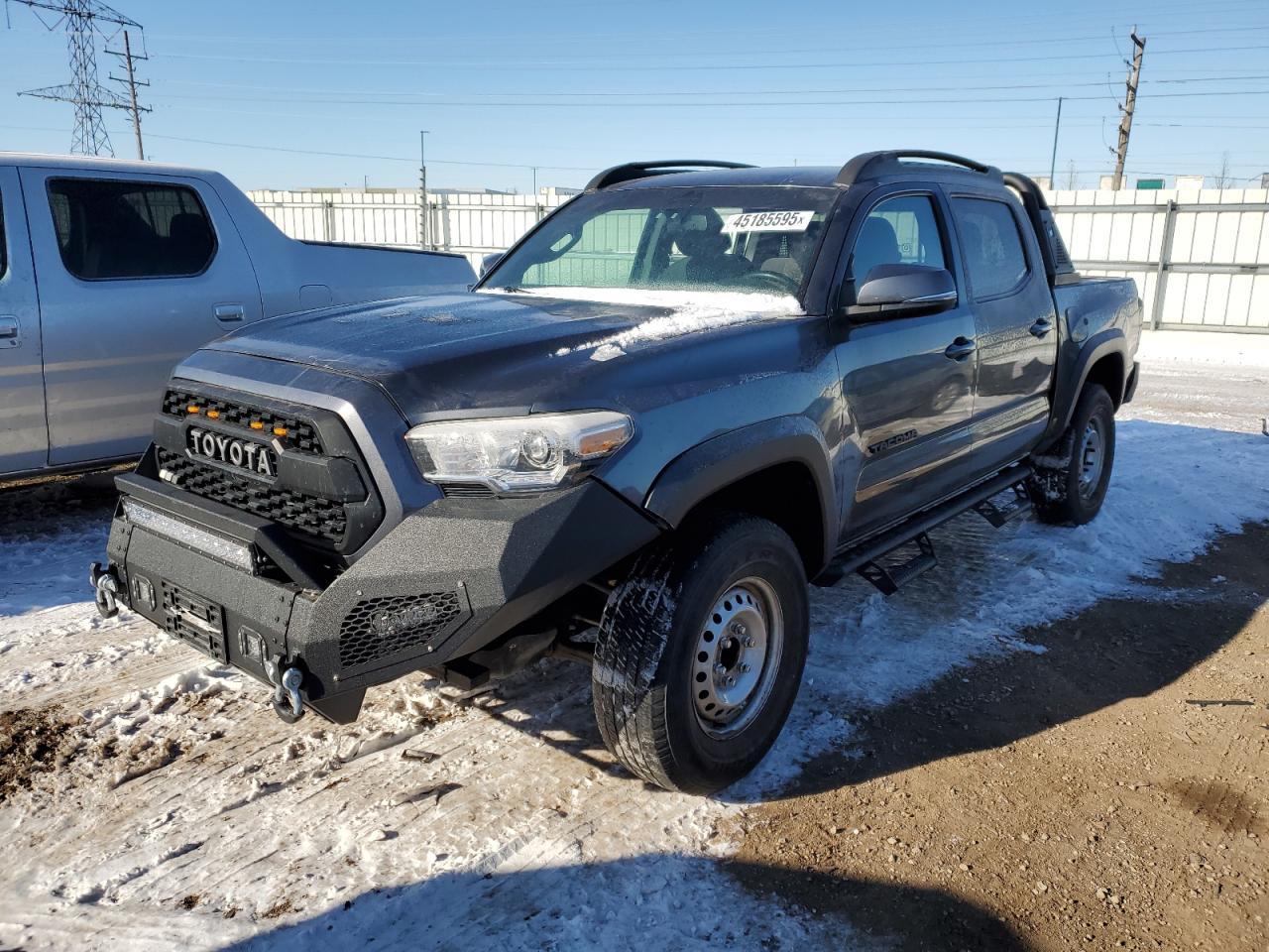 2017 TOYOTA TACOMA DOU