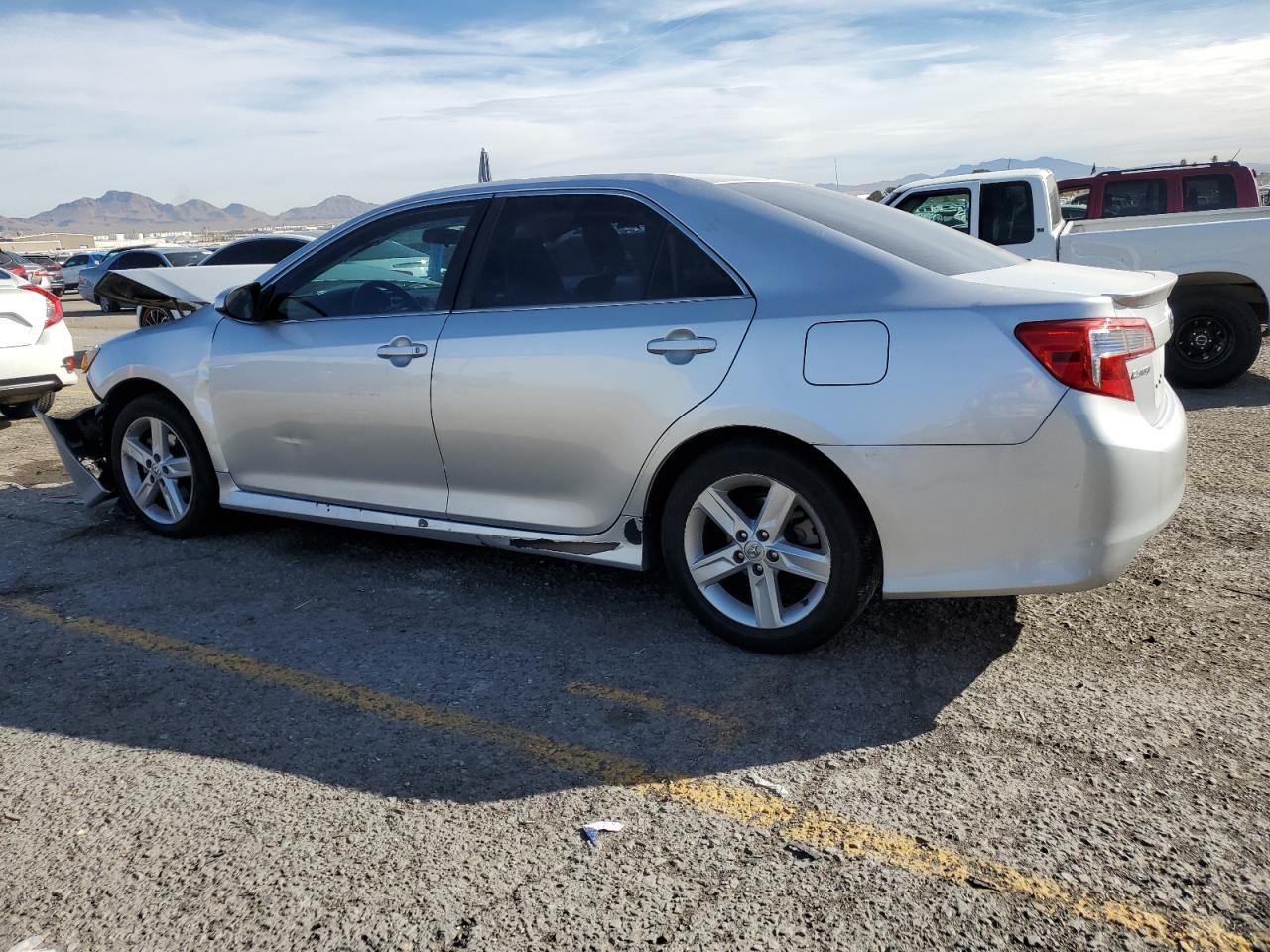 2014 TOYOTA CAMRY L - Фото 2