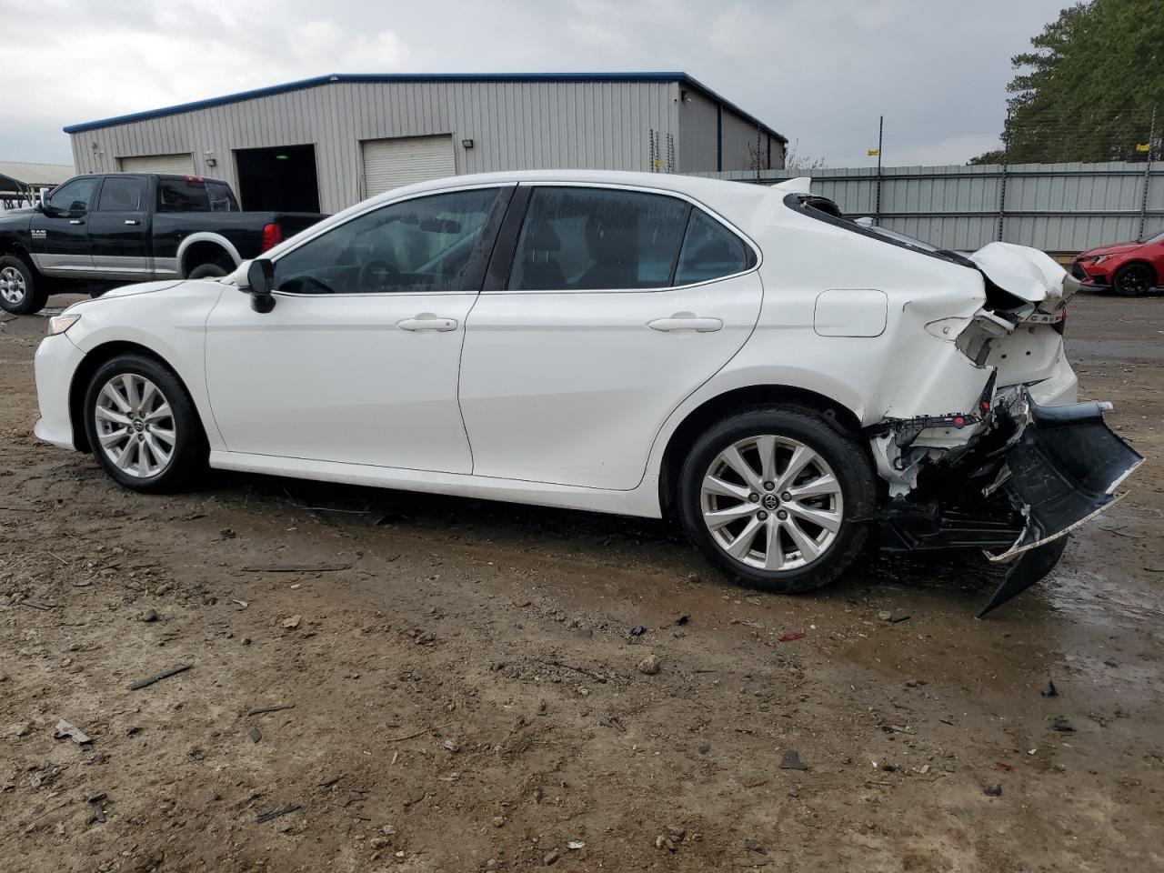 2020 TOYOTA CAMRY LE - Фото 2