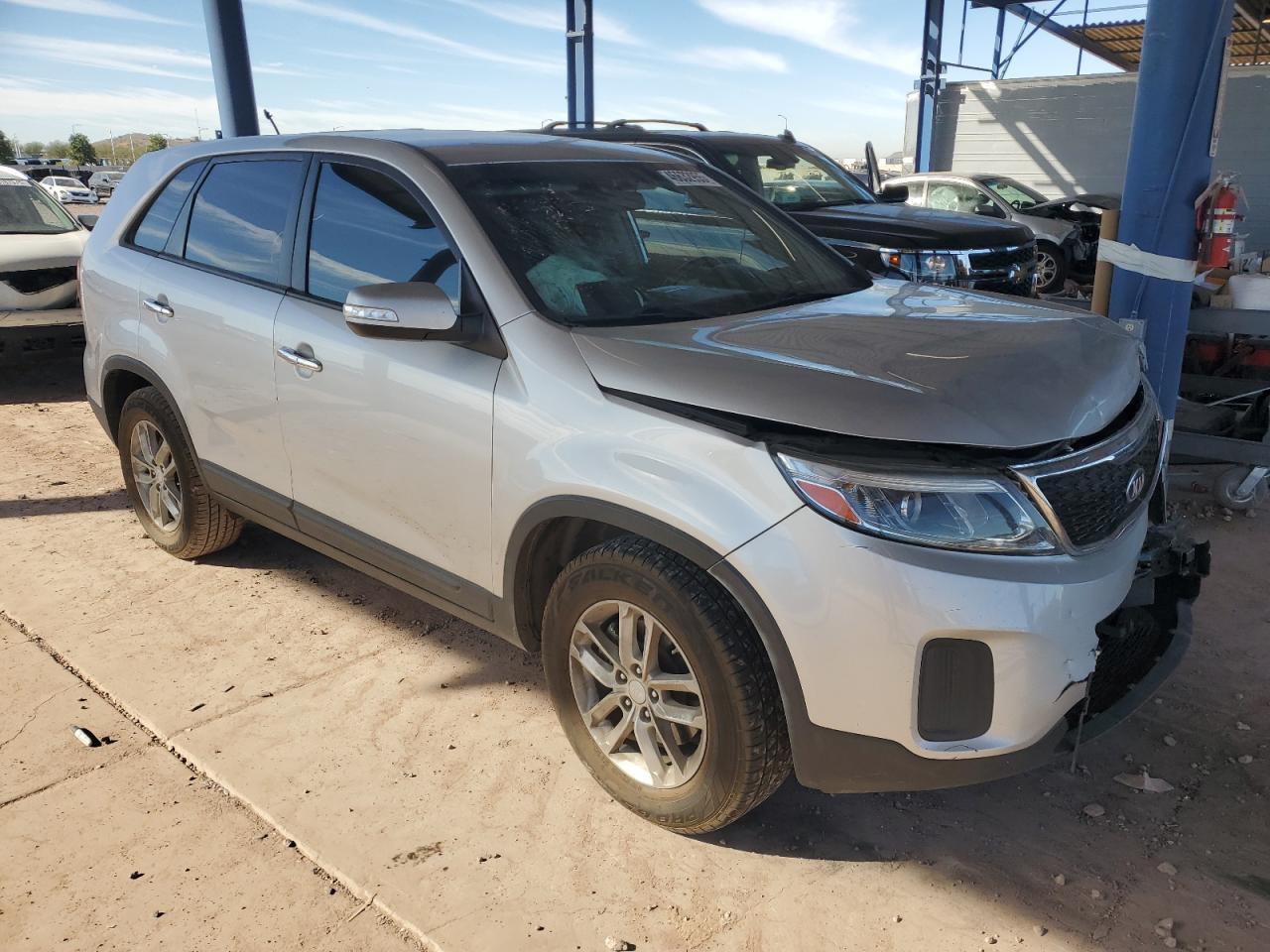 2015 KIA SORENTO LX - Image 4