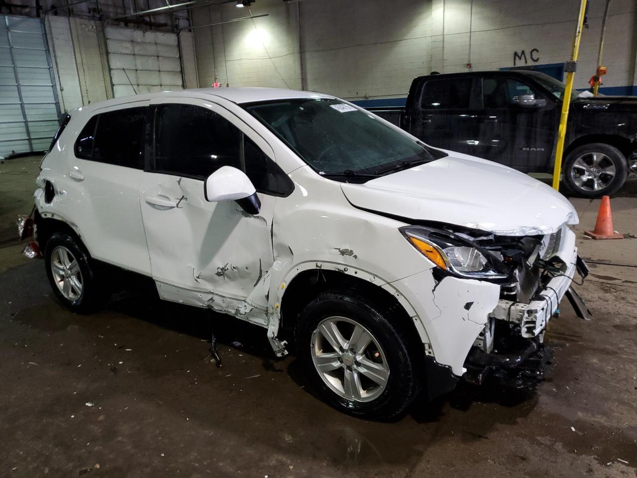 2021 CHEVROLET TRAX LS - Фото 4