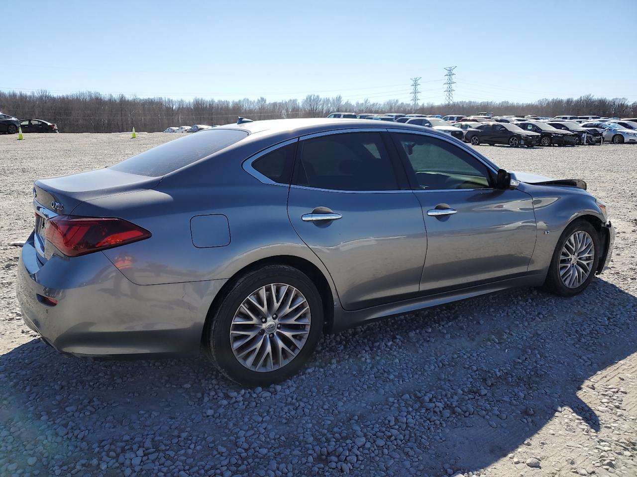 2015 INFINITI Q70 3.7 - Image 3